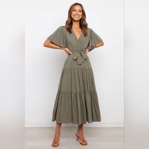 NWT - Tied Tiered Short Sleeve Army Green Midi Dress - Size XL